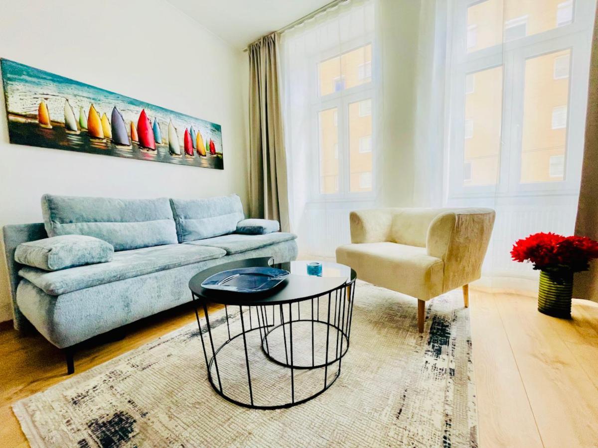Colorful & Quiet Apartment In Beautiful Viennese Building Luaran gambar
