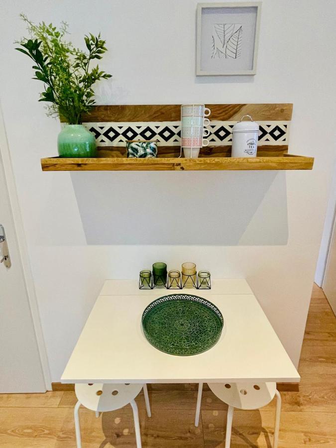 Colorful & Quiet Apartment In Beautiful Viennese Building Luaran gambar
